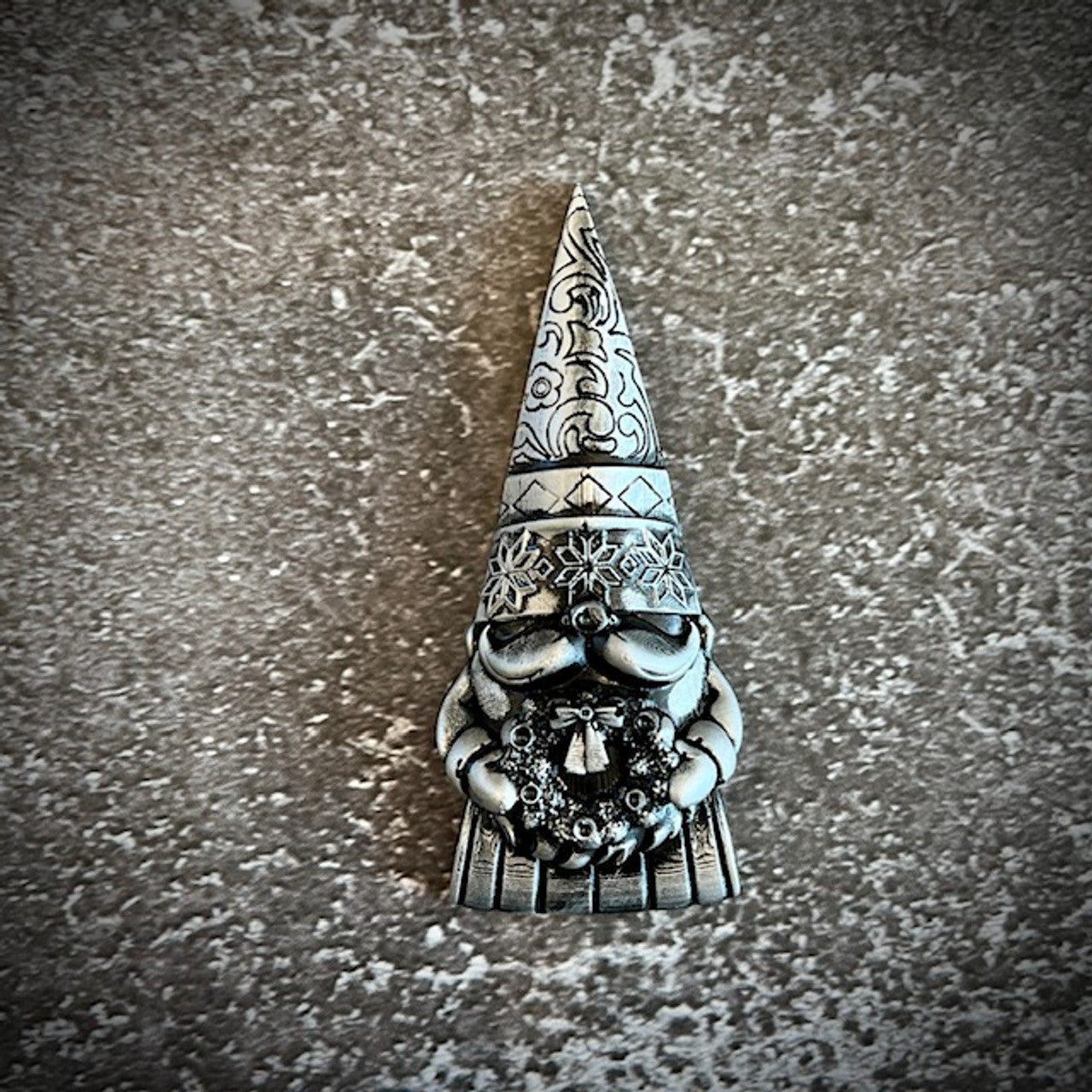 Small Gonk Gnome with Wreath Mould - Emlems