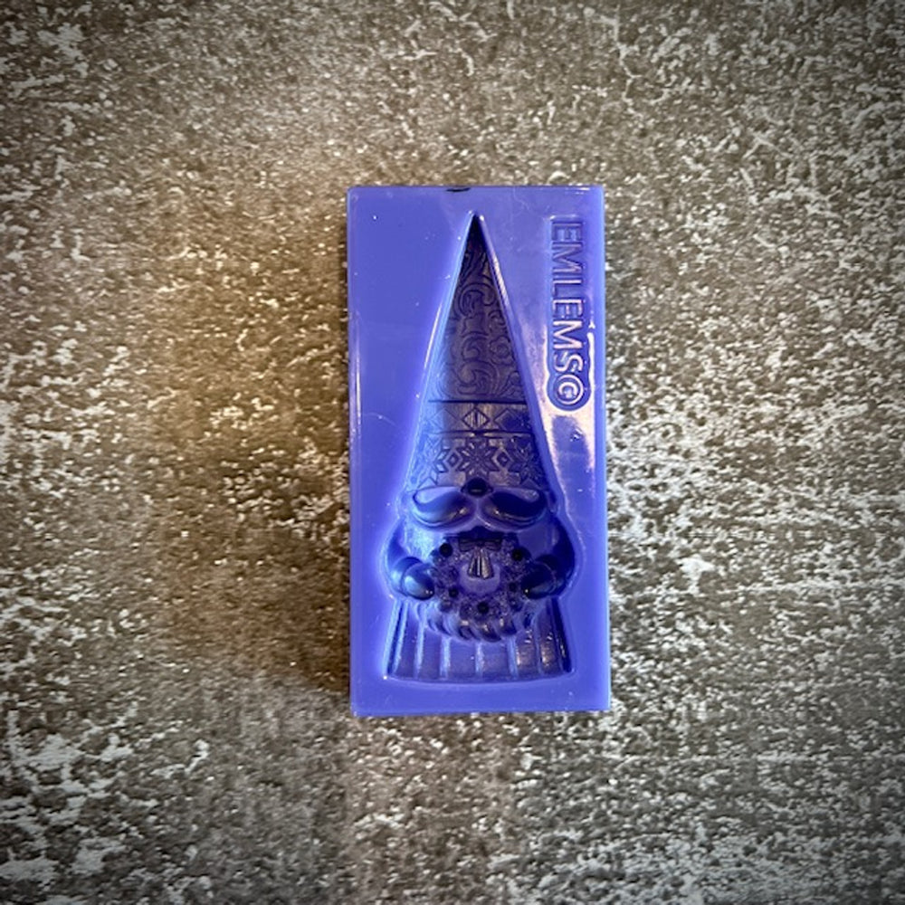Small Gonk Gnome with Wreath Mould - Emlems